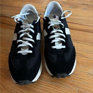 SeaVees Black and White Lace-Up Sneakers, ‘Acorn’, size 9